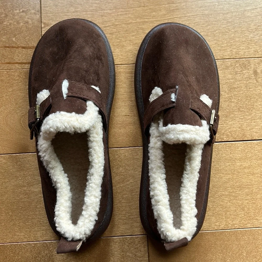Sherpa Shoes - Picture 1 of 4